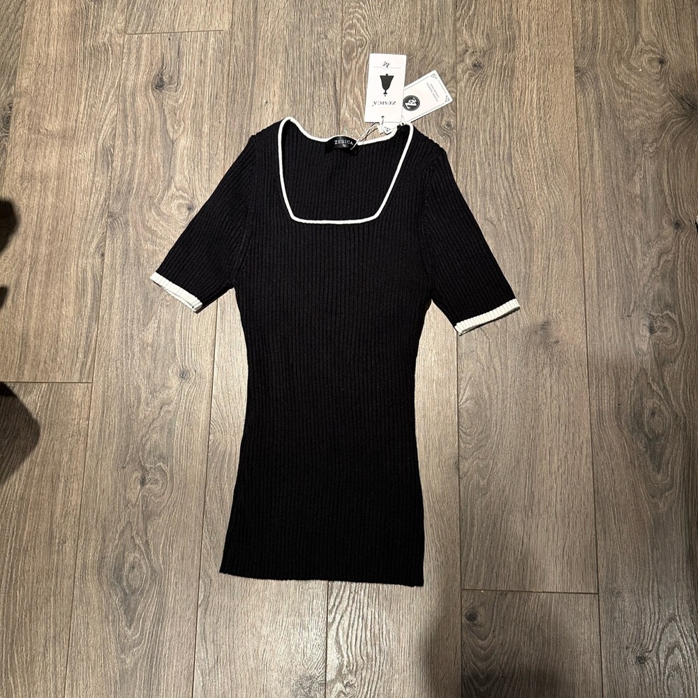 Amazon Black Short Sleeve Top with White Trim
